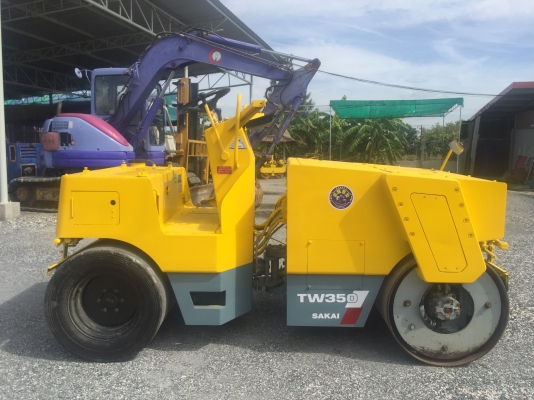 ขายรถบดSAKAIรุ่นTW350 นำเข้าญี่ปุ่นไม่เคยใช้งานในไทย หน้าเหล็กหลังยาง ขับ2เพลาเอวอ่อน เครื่องอีซูซุ สภาพดีพร้อมใช้งาน มีให้เลือกหลายคันหลายขนาด