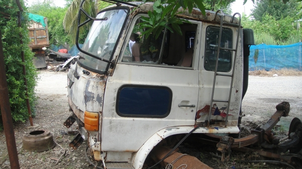 หัว Hino F18 สภาพเดิม ขาหน้า-หลัง กรองหลังเก๋ง ของครบ ราคาถูก