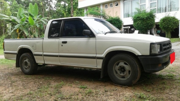 มาสด้า บี 2500 ทันเดอร์