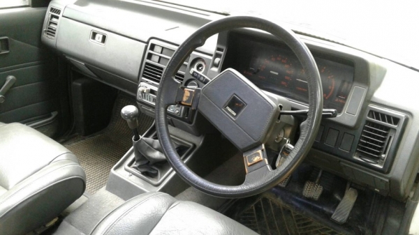 มาสด้า บี 2500 ทันเดอร์