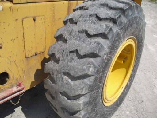 Komatsu 520B เครื่องโคมัตสุ 6D105 สภาพสวย ยางเต็ม นำเข้าจากญี่ปุ่น ถึงไทยเร็ว ๆ นี้ครับ