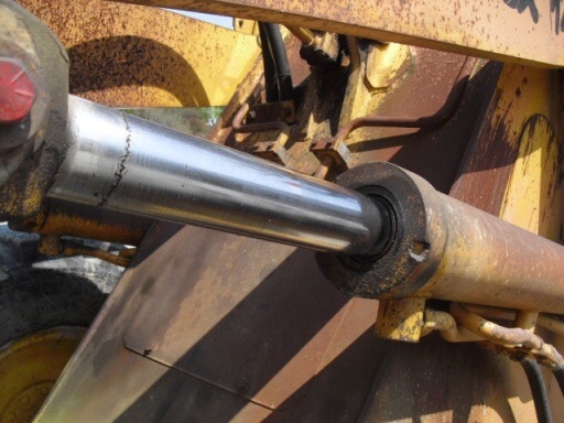 Komatsu 520B เครื่องโคมัตสุ 6D105 สภาพสวย ยางเต็ม นำเข้าจากญี่ปุ่น ถึงไทยเร็ว ๆ นี้ครับ