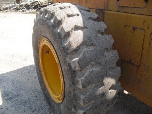 Komatsu 520B เครื่องโคมัตสุ 6D105 สภาพสวย ยางเต็ม นำเข้าจากญี่ปุ่น ถึงไทยเร็ว ๆ นี้ครับ