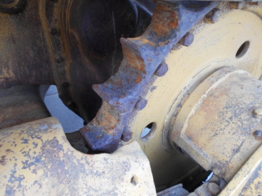 CAT D5B เครื่อง 10Z ซีเรียล 47X00631 นำเข้าจากญี่ปุ่น ไม่เคยใช้งานในไทย ถึงไทยเร็ว ๆ นี้ครับ