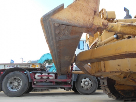 CAT D5B เครื่อง 10Z ซีเรียล 47X00631 นำเข้าจากญี่ปุ่น ไม่เคยใช้งานในไทย ถึงไทยเร็ว ๆ นี้ครับ