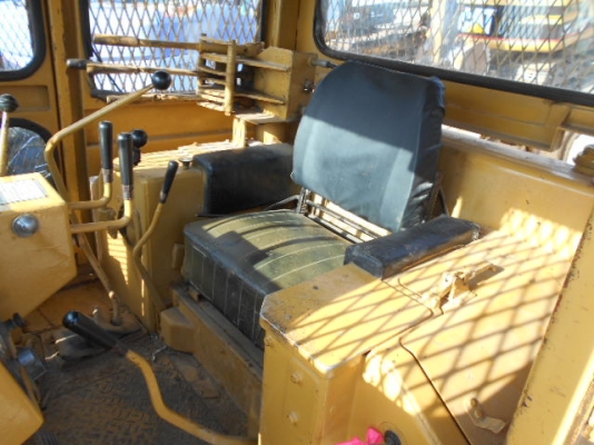 CAT D5B เครื่อง 10Z ซีเรียล 47X00631 นำเข้าจากญี่ปุ่น ไม่เคยใช้งานในไทย ถึงไทยเร็ว ๆ นี้ครับ