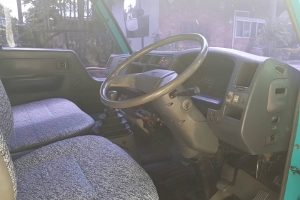 ขายรถบรรทุกหกล้อ HINO เครื่อง 136 แรง รถห้างแท้ ยาง 7.25 ไมล์ 196,xxx ทะเบียนพร้อม