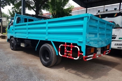 ขายรถบรรทุกหกล้อ HINO เครื่อง 136 แรง รถห้างแท้ ยาง 7.25 ไมล์ 196,xxx ทะเบียนพร้อม