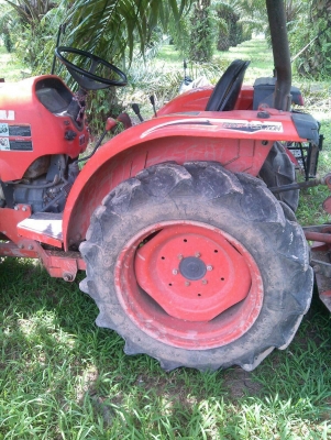 รถไถ KUBOTA  L3008. / 2 เพลา.   สนใจติดต่อ  081 - 6079515