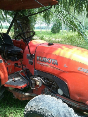 รถไถ KUBOTA  L3008. / 2 เพลา.   สนใจติดต่อ  081 - 6079515