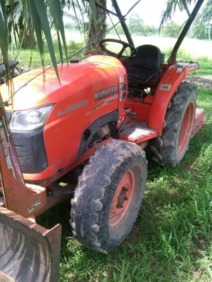 รถไถ KUBOTA  L3008. / 2 เพลา.   สนใจติดต่อ  081 - 6079515