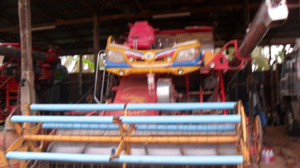 รถเกี่ยวข้าว จ้าวช้างไวไฟ