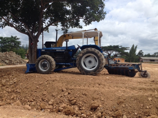 ขายรถ Ford 7840 คาลาโร่ 6 สูบ สภาพสวย ใบมีดใหม่ไคเหงหลี