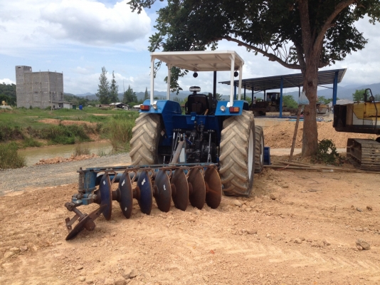 ขายรถ Ford 7840 คาลาโร่ 6 สูบ สภาพสวย ใบมีดใหม่ไคเหงหลี