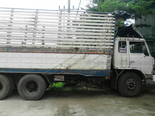 รถฮีโน่ 10 ล้อ รั้ว ( ไม่ดั้ม ) F18  / 185 แรงม้า.    สนใจติดต่อ  081 - 6079515