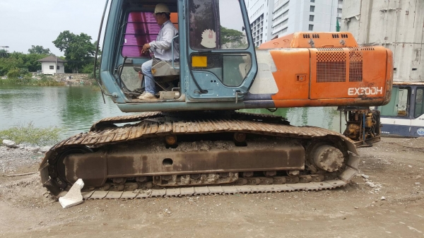 ขายอะใหล่ HITACHI EX300H-3 (ตัดแยกขายอะใหล่)