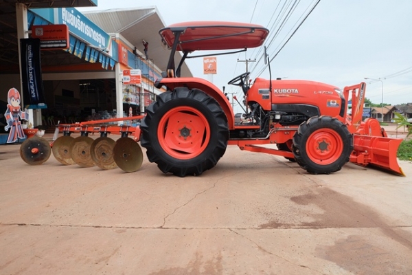 ขายรถไถรุ่น L4708 ดาวน์ 10,000 บาท พร้อมใบมีด ผานพรวน มีเอกสารพร้อมโอน รถสวยพร้อมใช้งาน