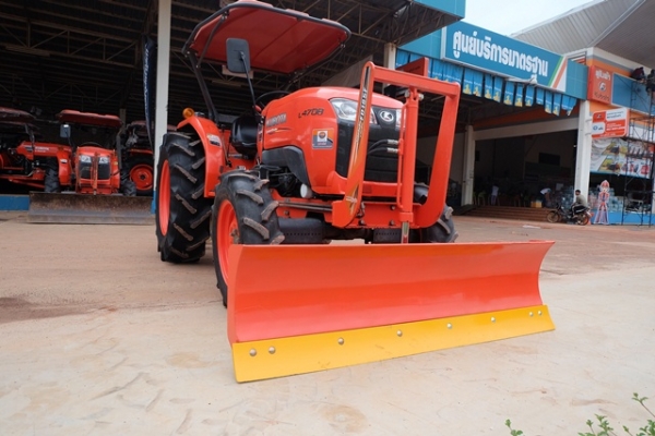 ขายรถไถรุ่น L4708 ดาวน์ 10,000 บาท พร้อมใบมีด ผานพรวน มีเอกสารพร้อมโอน รถสวยพร้อมใช้งาน