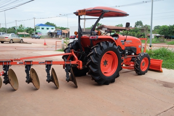 ขายรถไถรุ่น L4708 ดาวน์ 10,000 บาท พร้อมใบมีด ผานพรวน มีเอกสารพร้อมโอน รถสวยพร้อมใช้งาน