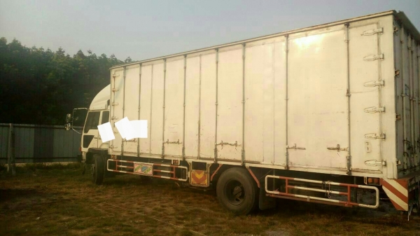 รถบรรทุกตู้ 10 บาน MITSUBISHI FUSO  ปี50 ยาว 7.20 เมตร ราคา 480,000 บ.รถอยู่ระยอง