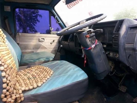 ขายรถรุ่นสั่งลุยแท้ 115แรง เฟืองท้ายใหญ่ พ.เพาเวอร์ เกียร์ร็อก รถสวยสภาพดี พร้อมใช้งาน เอกสารถูกต้อง เล่มทะเบียนพร้อมโอน ราคา385,000 สนใจโทร 090-8588220คุณนะ 093-3258446คุณบิว หรือเข้าดูสินค้าอื่นๆได้ที่ www.narong2truck.com หรือ www.truck.in.th/498 หรือเ