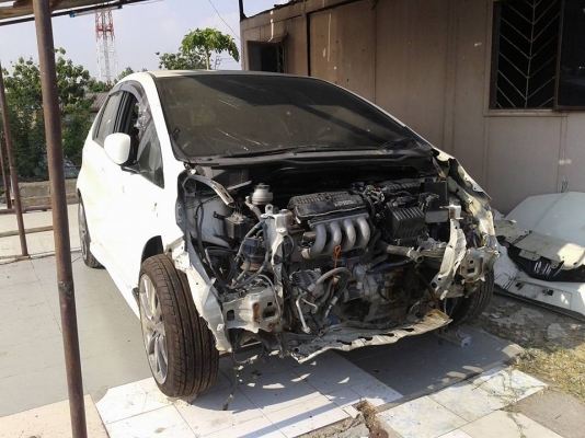 new Jazz ขายแยกอะไหล่ สนใจ ชิ้นไหน สอบถาม