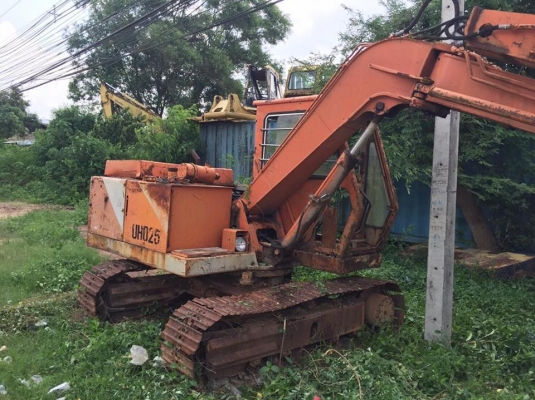 รถขุดขนาด 60 HITACHI UH025 สภาพยังไม่พร้อมใช้