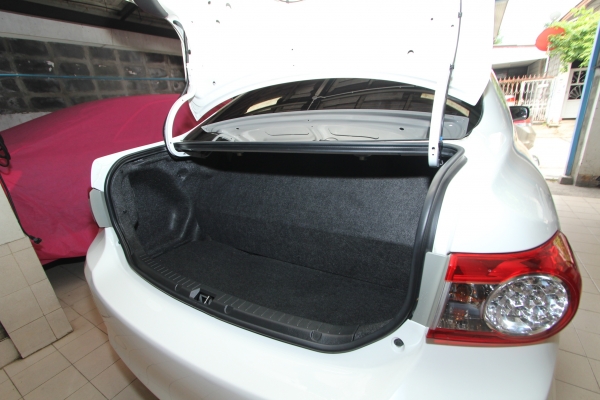 Toyota altis 1.6e CNG โรงงาน