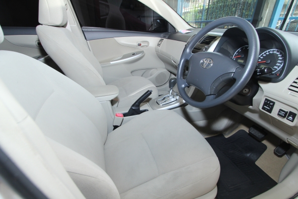 Toyota altis 1.6e CNG โรงงาน