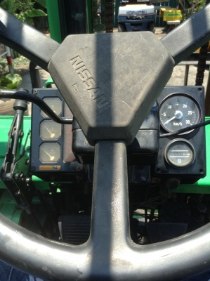 +++ ขายโฟล์คลิฟท์  NISSAN FG40 ขนาด  4  ตัน  เครื่องยนต์เบนซิน  เสา  6  เมตร  เกียร์ออโตเมติค  ยางตัน