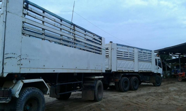 ขายรถพ่วง ดั้มแม่ลูก เดก้า270 ปี43 ลูก2คาน รถสวยสภาพดี รถใช้งานอยู่ เอกสารถูกต้อง เล่มทะเบียนพร้อมโอน ราคา1,350,000 สนใจโทร 090-8588220คุณนะ 093-3258446คุณบิว หรือเข้าดูสินค้าอื่นๆได้ที่ www.narong2truck.com หรือ www.truck.in.th/498 หรือเพจFacebook ณรงค์