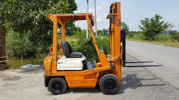 ขายด่วนรถยก TOYOTA 4FGยก1.5ตันเสาสูง3เมตรรถนอกเพิ่งเข้ามายังไม่เคยใช้งานในเมืองไทยเลย=รุ่นใหม่ขายถูกๆๆ