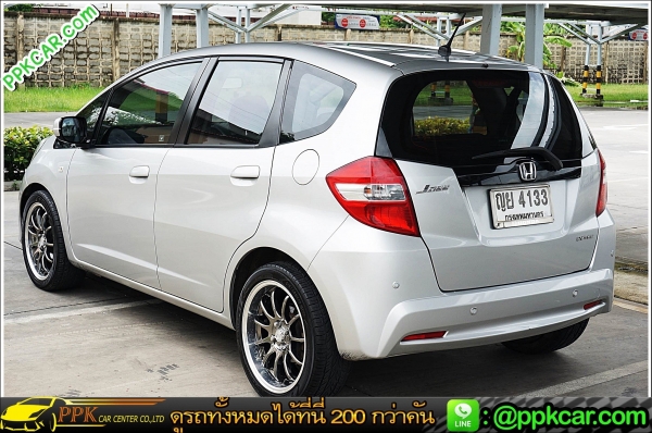 2011 HONDA JAZZ1.5 i-VTEC V