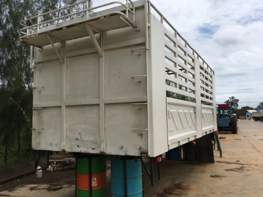 ขายกะบะล่องสามมิตรไม่ดั้ม  ยาว6.20  สภาพพร้อมใช้ไม่ผุ มีอยู่4ลูก