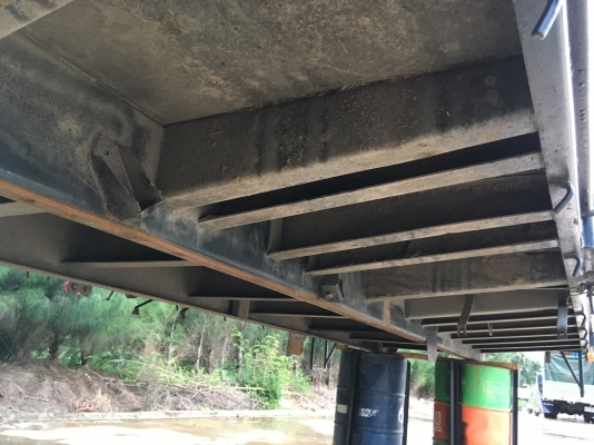 ขายกะบะล่องสามมิตรไม่ดั้ม  ยาว6.20  สภาพพร้อมใช้ไม่ผุ มีอยู่4ลูก