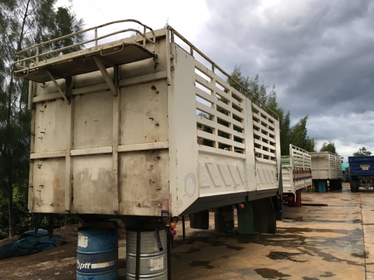 ขายกะบะล่องสามมิตรไม่ดั้ม  ยาว6.20  สภาพพร้อมใช้ไม่ผุ มีอยู่4ลูก