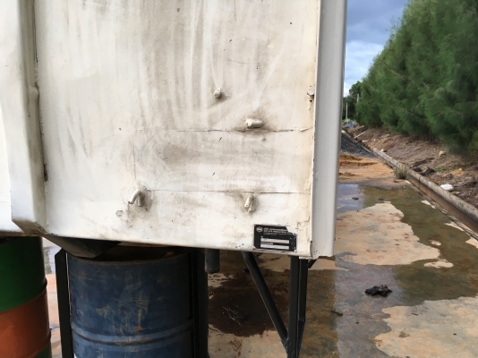 ขายกะบะล่องสามมิตรไม่ดั้ม  ยาว6.20  สภาพพร้อมใช้ไม่ผุ มีอยู่4ลูก