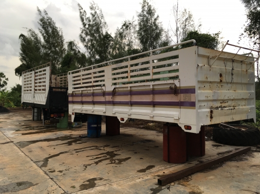 ขายกะบะล่องสามมิตรไม่ดั้ม  ยาว6.20  สภาพพร้อมใช้ไม่ผุ มีอยู่4ลูก