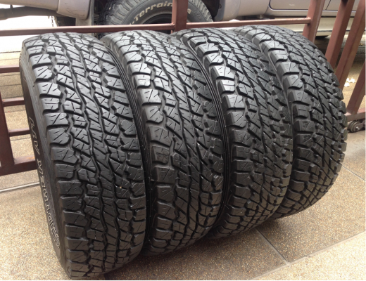 ยาง All Dunlop 30 9.5 R15 กลางปี14 ดอกเต็ม ราคาไม่แพง