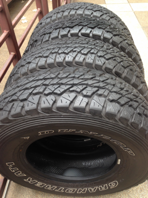 ยาง All Dunlop 30 9.5 R15 กลางปี14 ดอกเต็ม ราคาไม่แพง