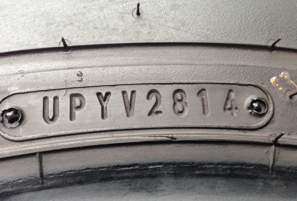 ยาง All Dunlop 30 9.5 R15 กลางปี14 ดอกเต็ม ราคาไม่แพง