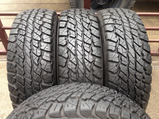 ยาง All Dunlop 30 9.5 R15 กลางปี14 ดอกเต็ม ราคาไม่แพง