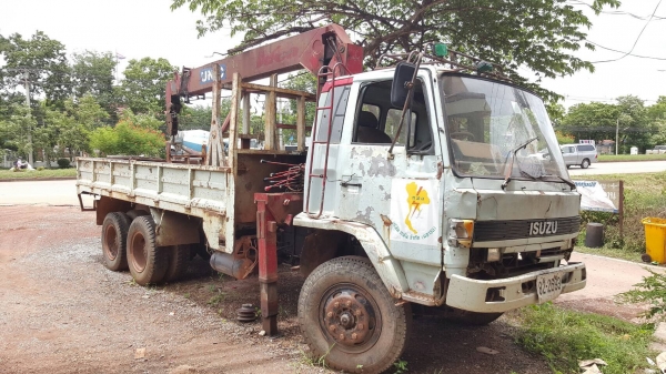 ขาย 10 ล้อ 2 เพลา ISUZU ROCKY 195 ติดเครนท้องวี UNIC 5 ตัน 5 ปลอก คัสซีสวยตลอดเส้น เล่มทะเบียนพร้อมโอน