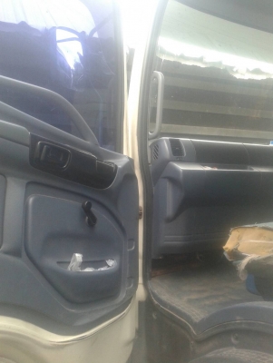 ขายรถ 6 ล้อ ฮีโน่ ตู้แห้ง  ใช้CNG ขายตามสภาพ