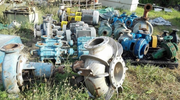 ** สิ้นสุดการรอระบายน้ำ!! ** ปั้มน้ำเข้าสวนนาไร่ส่งสปริงเกอร์ขึ้นเขาลงห้วยป้องกันน้ำท่วมมาเลือกได้เลย!!