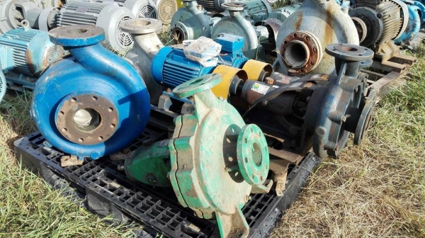 ** สิ้นสุดการรอระบายน้ำ!! ** ปั้มน้ำเข้าสวนนาไร่ส่งสปริงเกอร์ขึ้นเขาลงห้วยป้องกันน้ำท่วมมาเลือกได้เลย!!