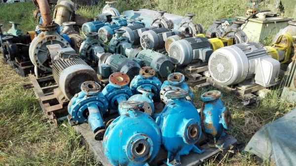 ** สิ้นสุดการรอระบายน้ำ!! ** ปั้มน้ำเข้าสวนนาไร่ส่งสปริงเกอร์ขึ้นเขาลงห้วยป้องกันน้ำท่วมมาเลือกได้เลย!!