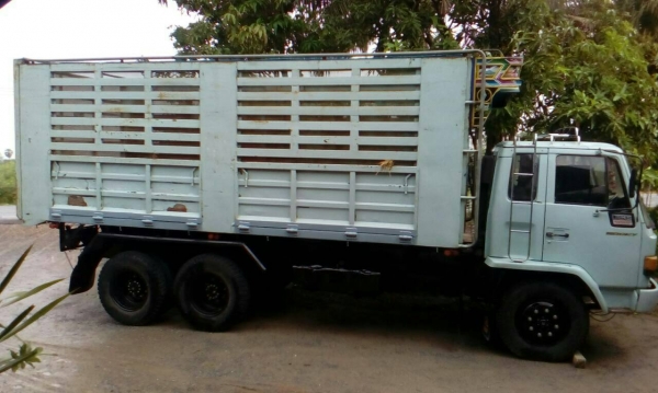 ร๊อคเล็ก 175  2 เพลา ตั้มเกษตร สนใจติดต่อ 081-7180574