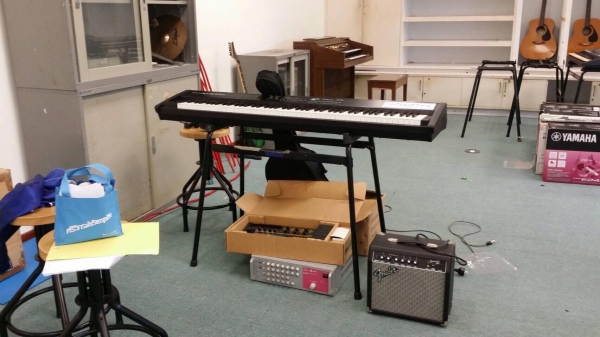 ขายเหมา "เครืองดนตรีโรงเรียน" กลอง ฉาบ คีร์บอร์ด กีต้าร์ มิกเซอร์ ฯลฯ มากมายหลายรายการ **ได้ไปคุ้มครับ ขายเหมา "เครืองดนตรีโรงเรียน" กลอง ฉาบ คีร์บอร์ด กีต้าร์ มิกเซอร์ ฯลฯ มากมายหลายรายการ **ได้ไปคุ้มครับ