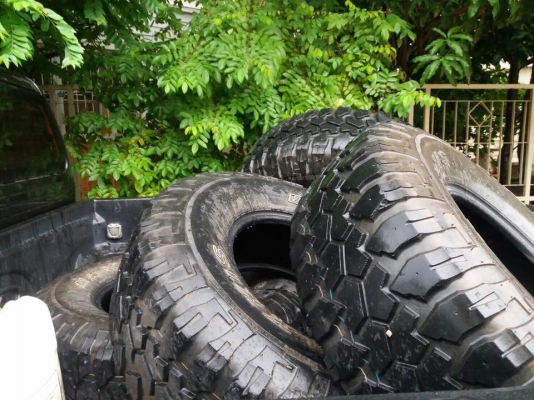 ขายยาง  maxxis bighorn 4 เส้น 285/75/16 ราคา5,000 บาท